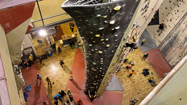 2014-11-27-climbing-wall-007