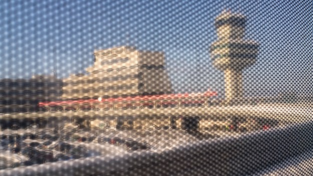 2014-12-29-airport-through-the-bus-window-056
