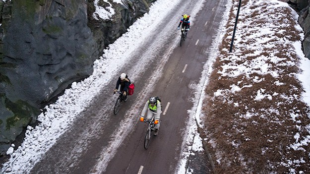 2015-02-04-three-cyclists-014