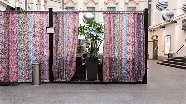 2015-03-03-curtains-016