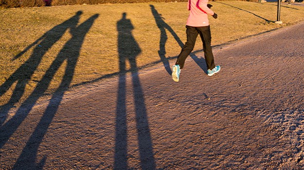 2015-03-12-jogger-and-shadows-102