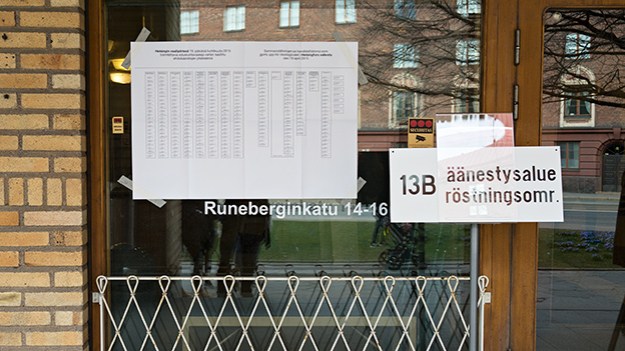 2015-04-19-election-day-003