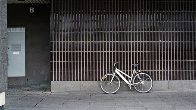 2015-05-10-white-bicycle-and-b-017