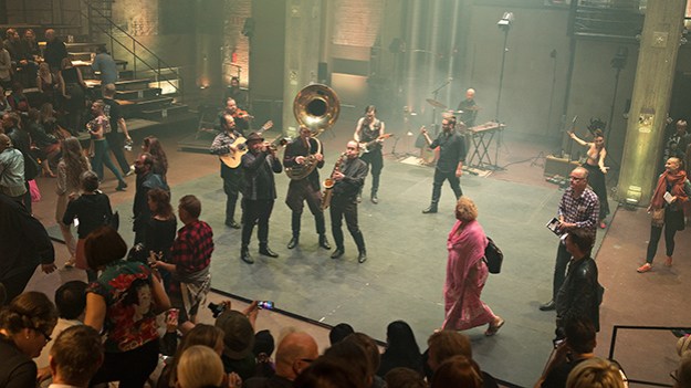 2015-08-29-the-show-is-about-to-start-036