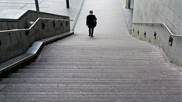 2015-09-10-walking-downstairs-005