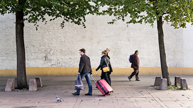 2015-09-15-three-men-two-women-and-pigeon-001-2