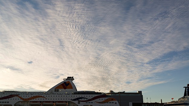 2015-09-30-clouds-over-the-harbour-050