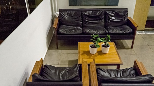 2015-12-07-corner-with-a-sofa-028