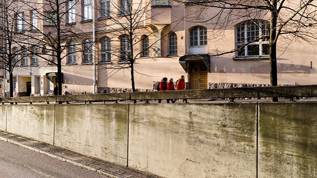 2015-12-08-three-red-jackets-021