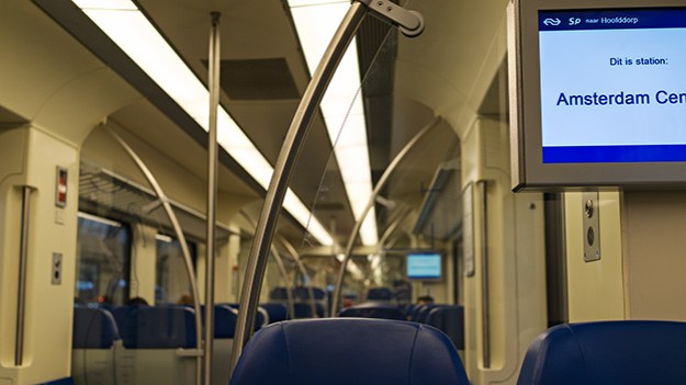 2015-12-29-train-to-the-airport-015