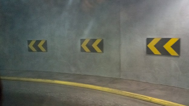 2016-02-18-arrows-through-a-dirty-window-026