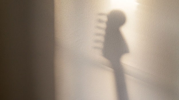 2016-05-06-shadow-of-a-guitar-022