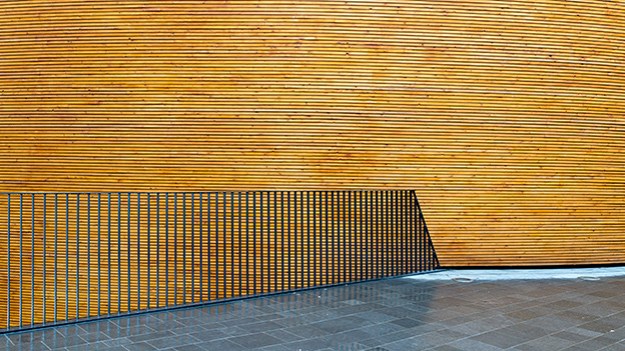 2016-06-16-wall-of-the-chapel-025