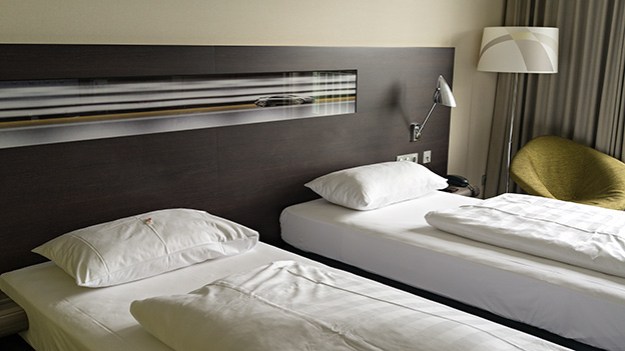 2016-07-29-hotel-room-part-four-970