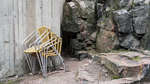 2016-08-10-stacked-chairs-011