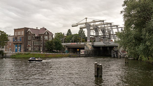 2016-09-25-railway-bridge-over-the-canal-006