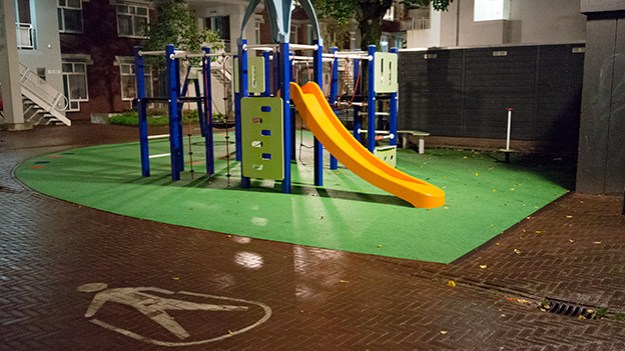 2016-10-18-playground-in-the-evening-part-four-005