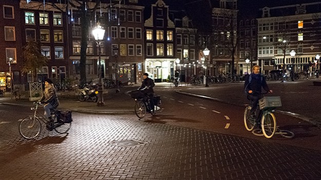 2016-12-05-cyclists-in-the-night-part-three-028