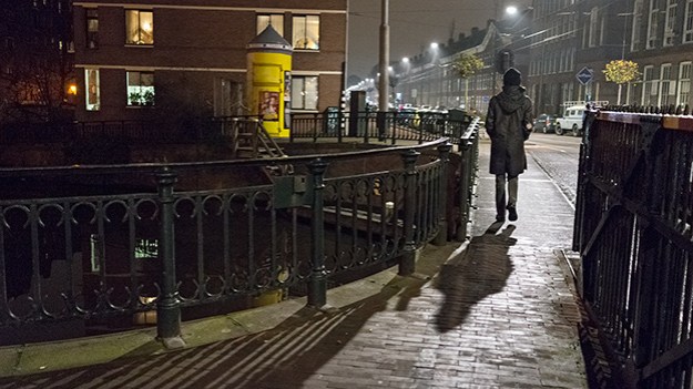 2016-12-28-walking-across-a-bridge-052